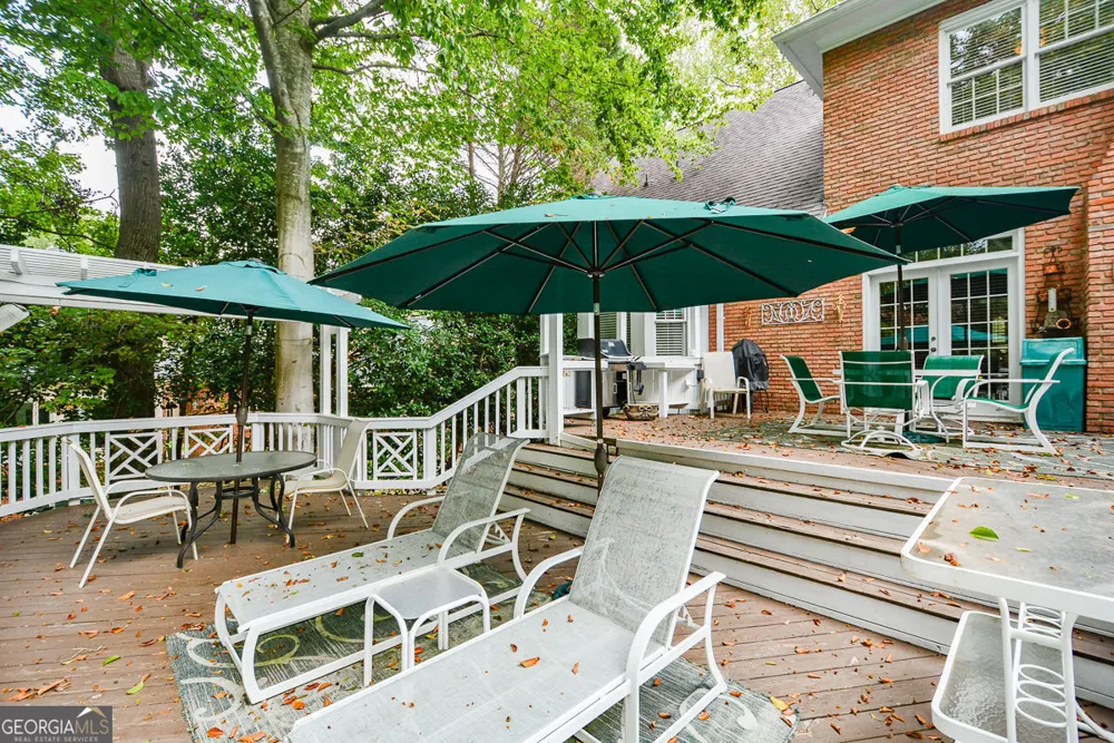 1640 Lazy River LN Sandy Springs, GA 30350