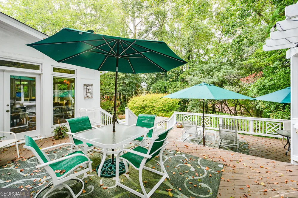 1640 Lazy River LN Sandy Springs, GA 30350