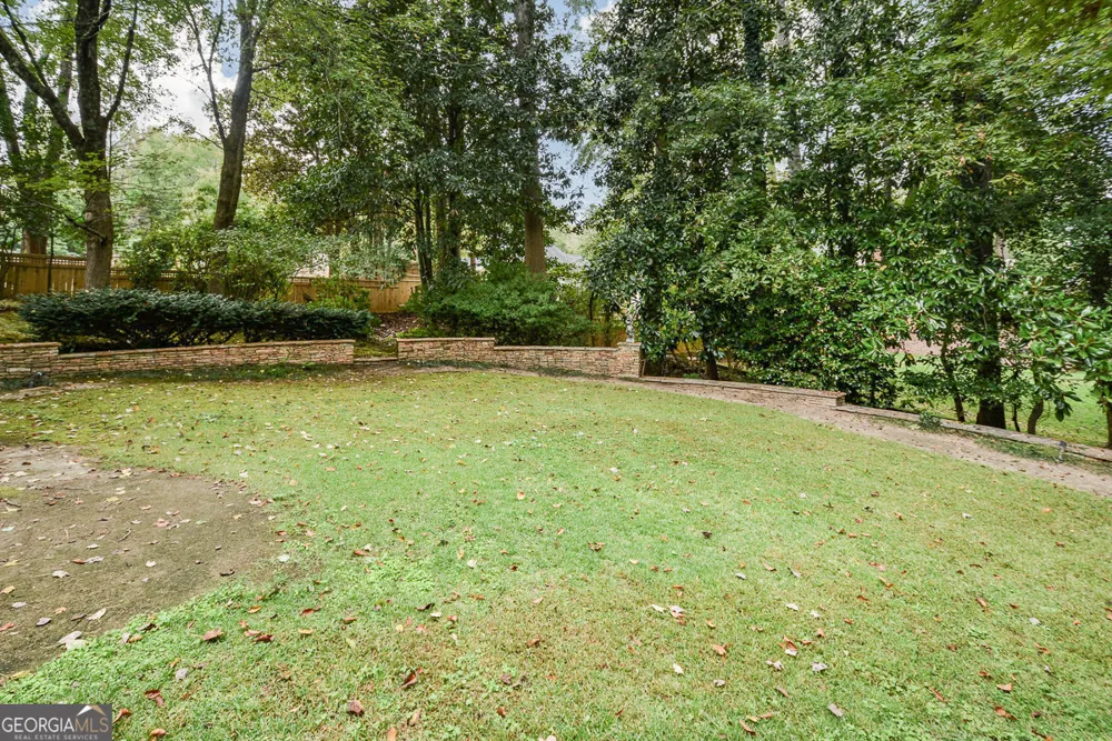 1640 Lazy River LN Sandy Springs, GA 30350