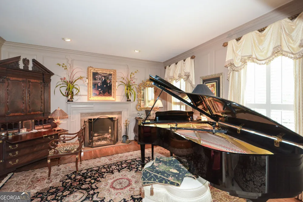 1640 Lazy River LN Sandy Springs, GA 30350