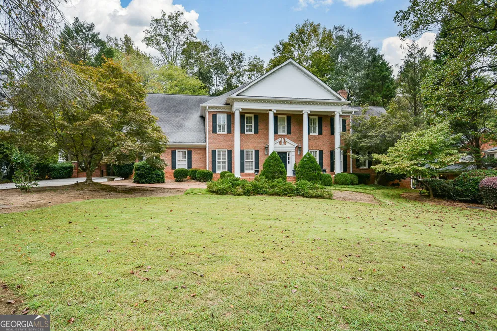 1640 Lazy River LN Sandy Springs, GA 30350