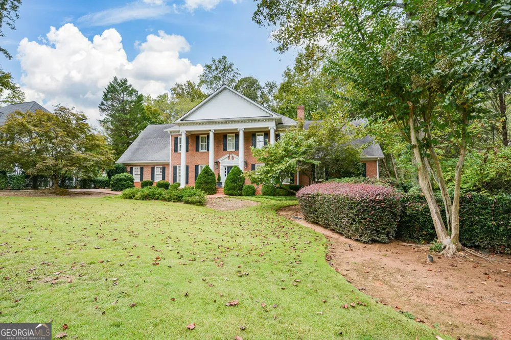 1640 Lazy River LN Sandy Springs, GA 30350
