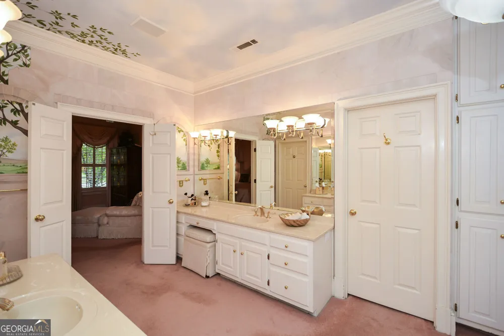 1640 Lazy River LN Sandy Springs, GA 30350