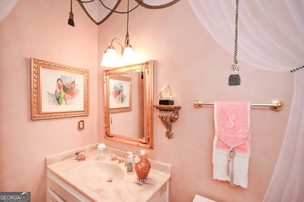 1640 Lazy River LN Sandy Springs, GA 30350