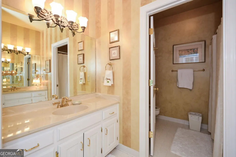 1640 Lazy River LN Sandy Springs, GA 30350