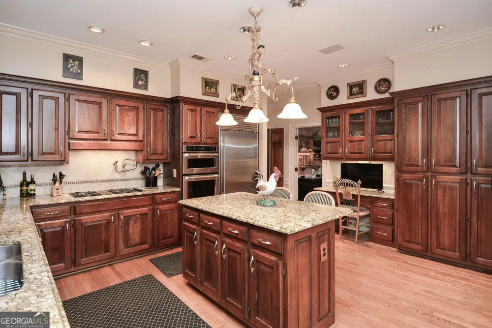 1640 Lazy River LN Sandy Springs, GA 30350
