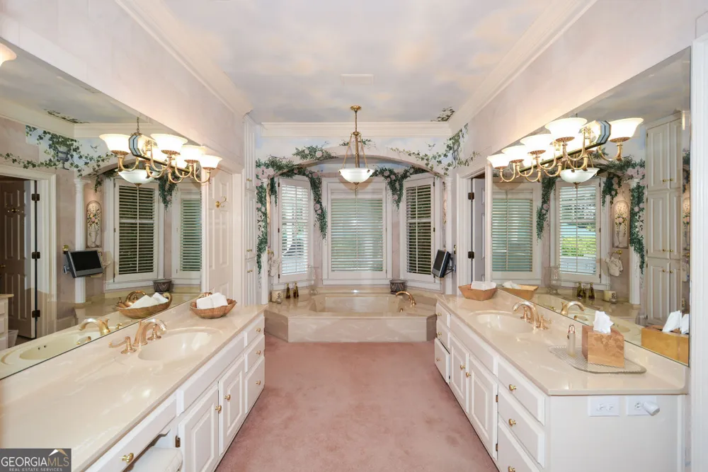 1640 Lazy River LN Sandy Springs, GA 30350