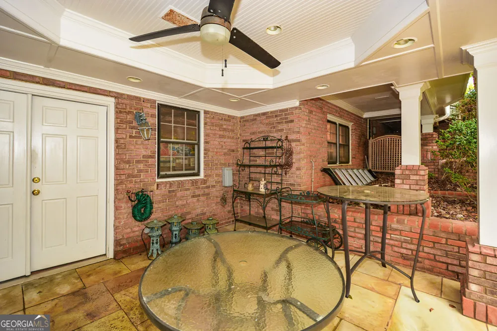 1640 Lazy River LN Sandy Springs, GA 30350