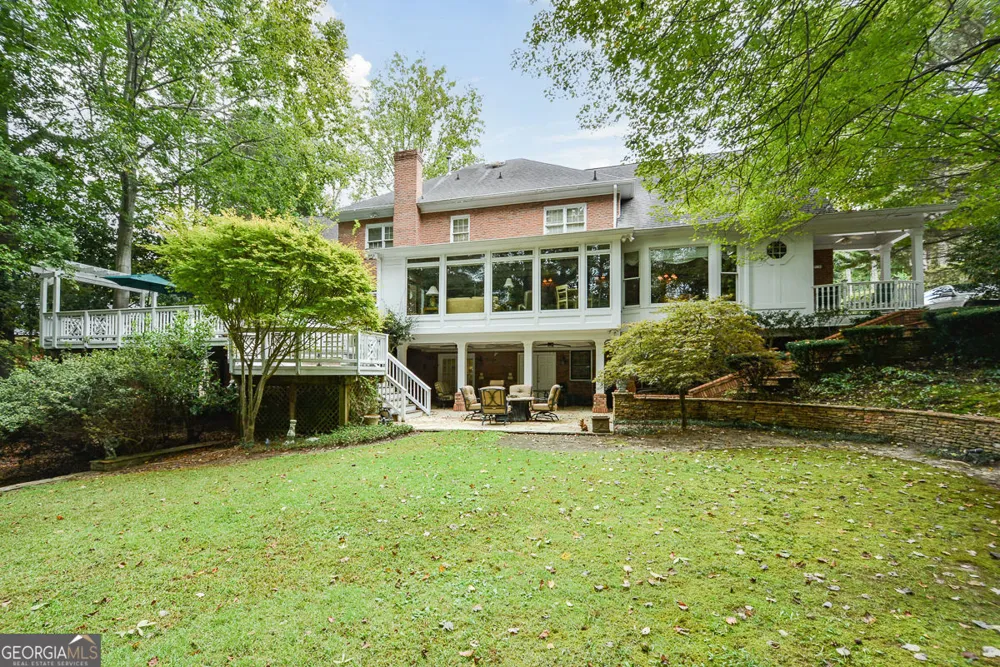 1640 Lazy River LN Sandy Springs, GA 30350