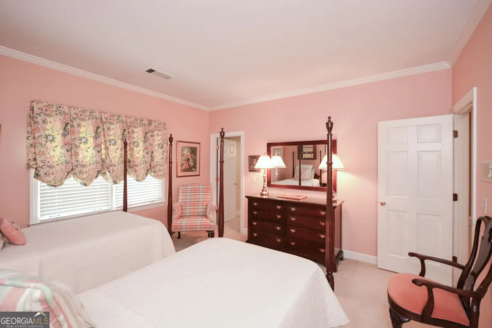 1640 Lazy River LN Sandy Springs, GA 30350