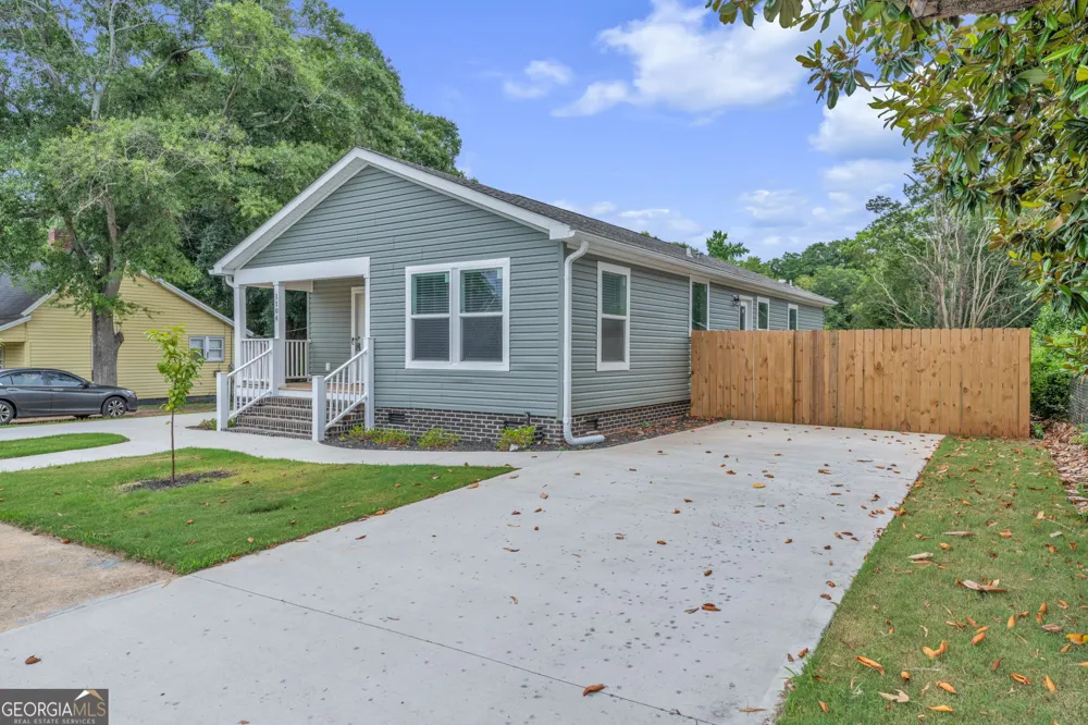 1104 E Front ST Iva, SC 29655