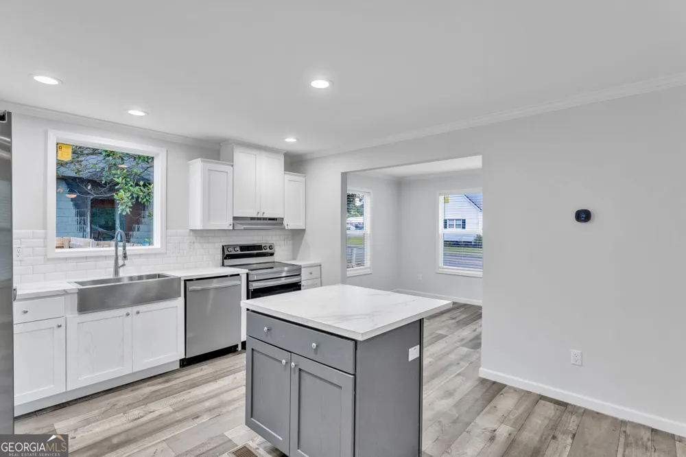 1104 E Front ST Iva, SC 29655
