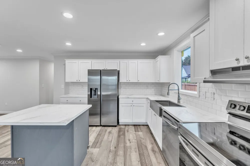 1104 E Front ST Iva, SC 29655