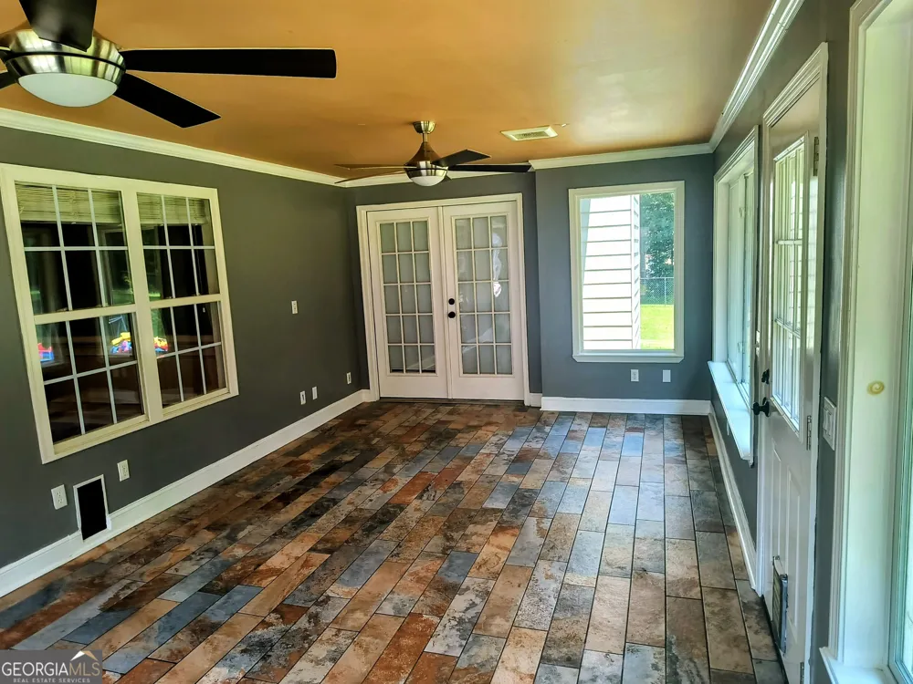 125 Clear Spring LN Oxford, GA 30054