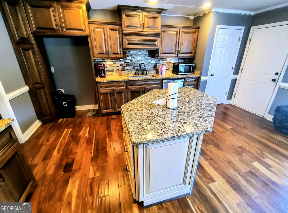 125 Clear Spring LN Oxford, GA 30054