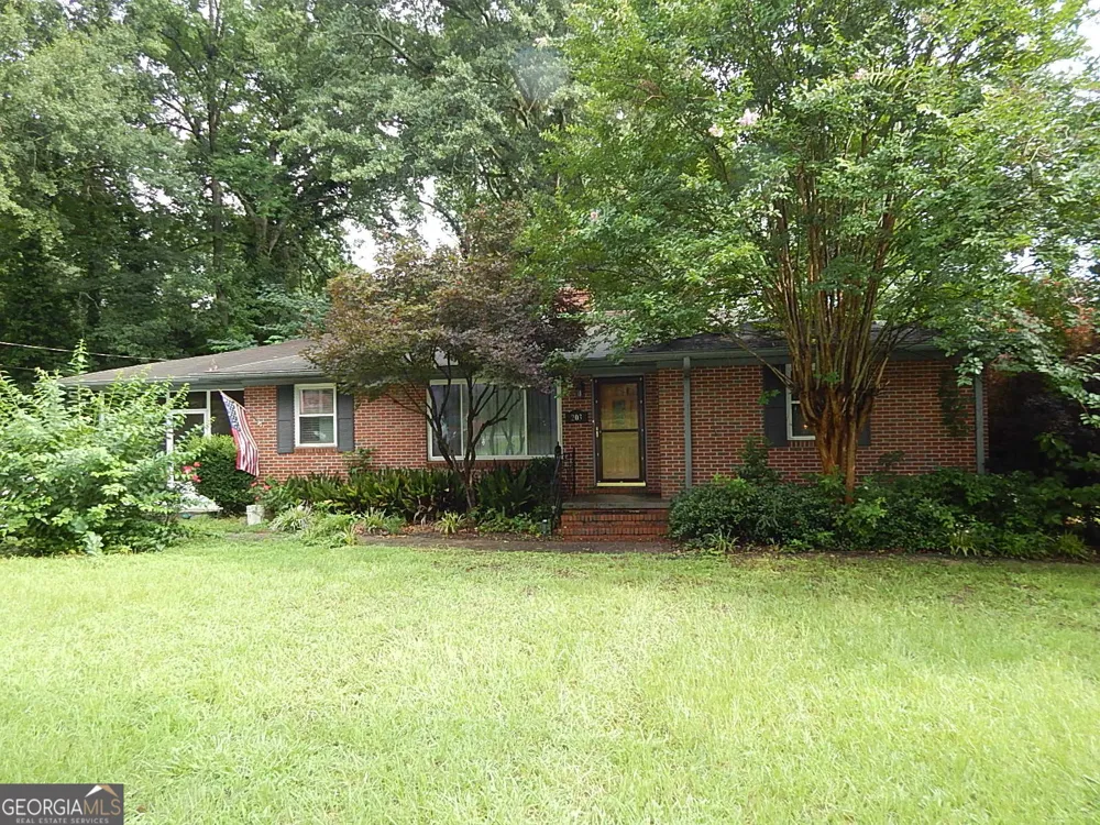 203 Spring ST Warner Robins, GA 31088