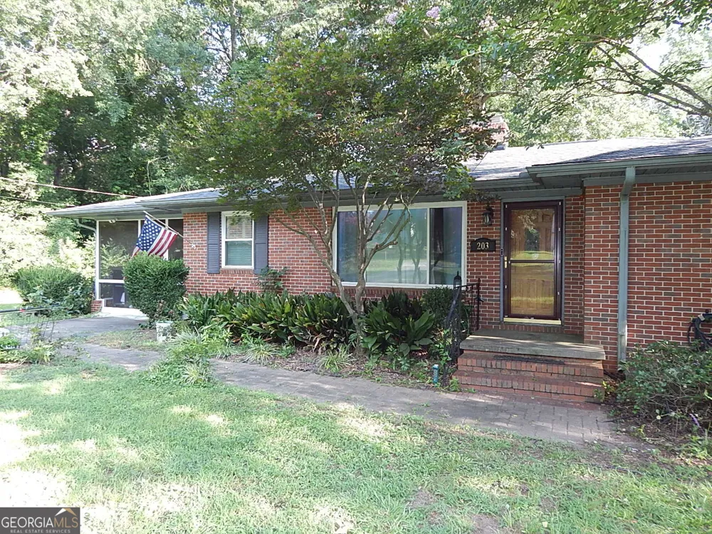 203 Spring ST Warner Robins, GA 31088