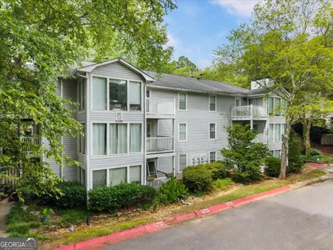 2102 Augusta DR SE