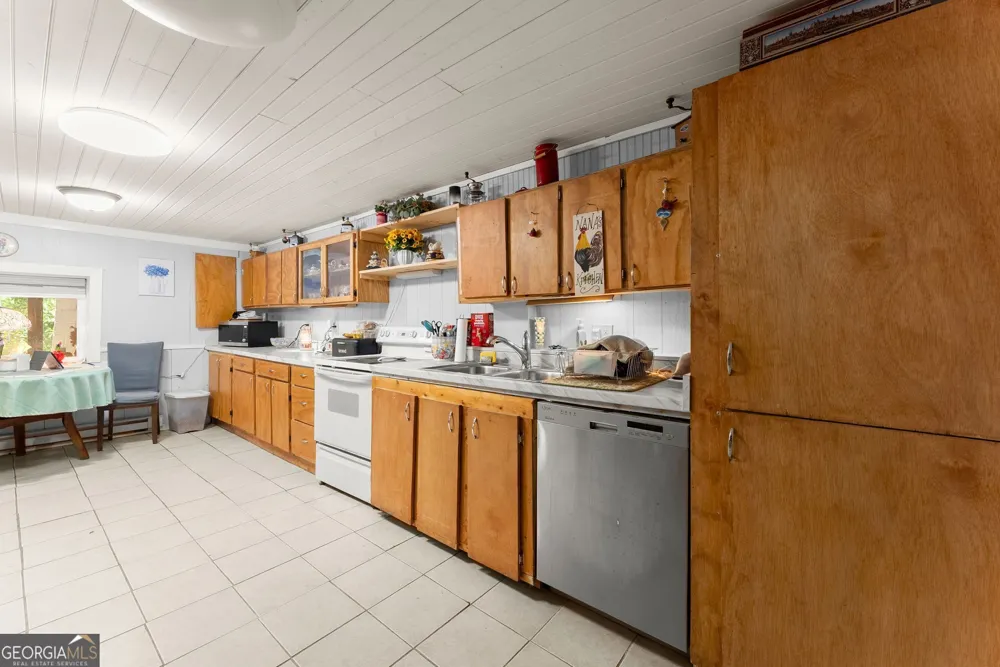 110 Pastel LN Clayton, GA 30525