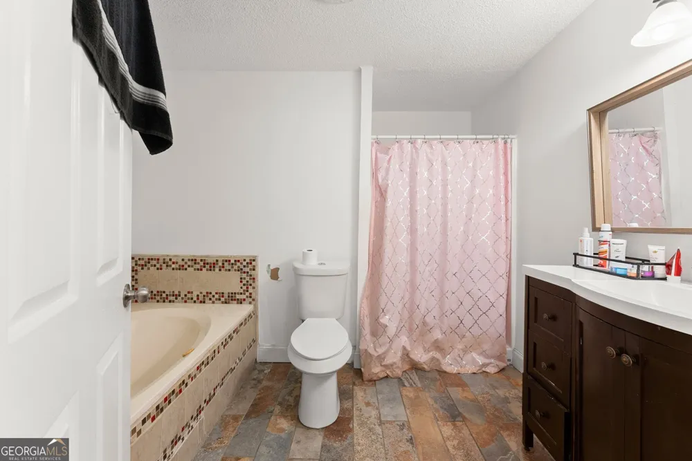 110 Pastel LN Clayton, GA 30525