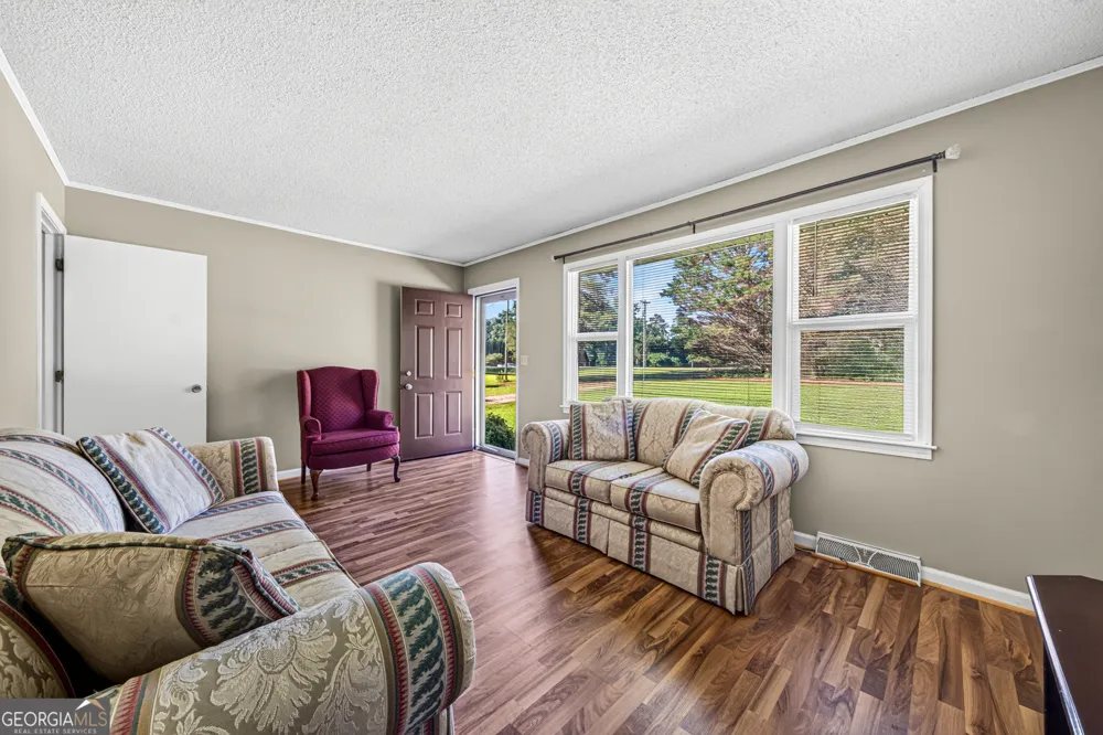 451 Defoor RD Toccoa, GA 30577