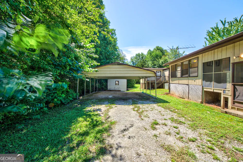 451 Defoor RD Toccoa, GA 30577