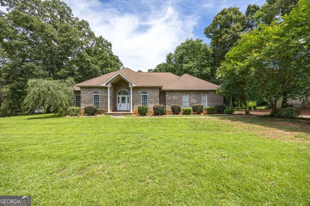 156 Henry DR Gray, GA 31032