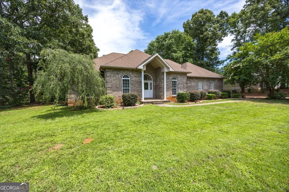156 Henry DR Gray, GA 31032