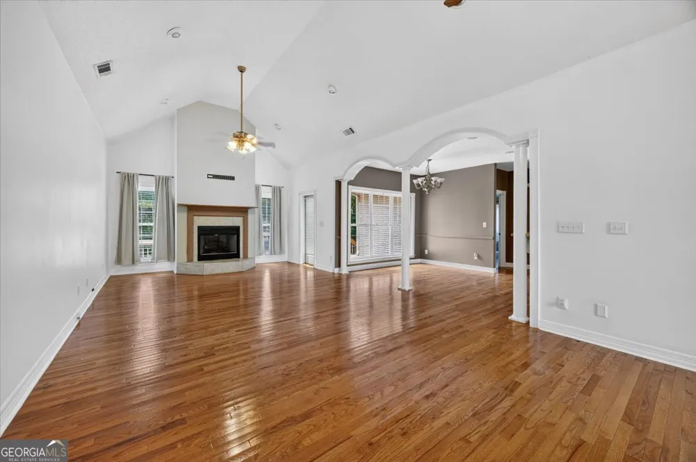 156 Henry DR Gray, GA 31032