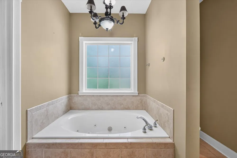 156 Henry DR Gray, GA 31032
