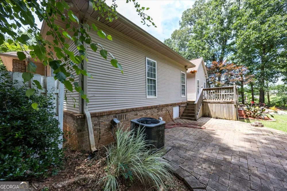 156 Henry DR Gray, GA 31032