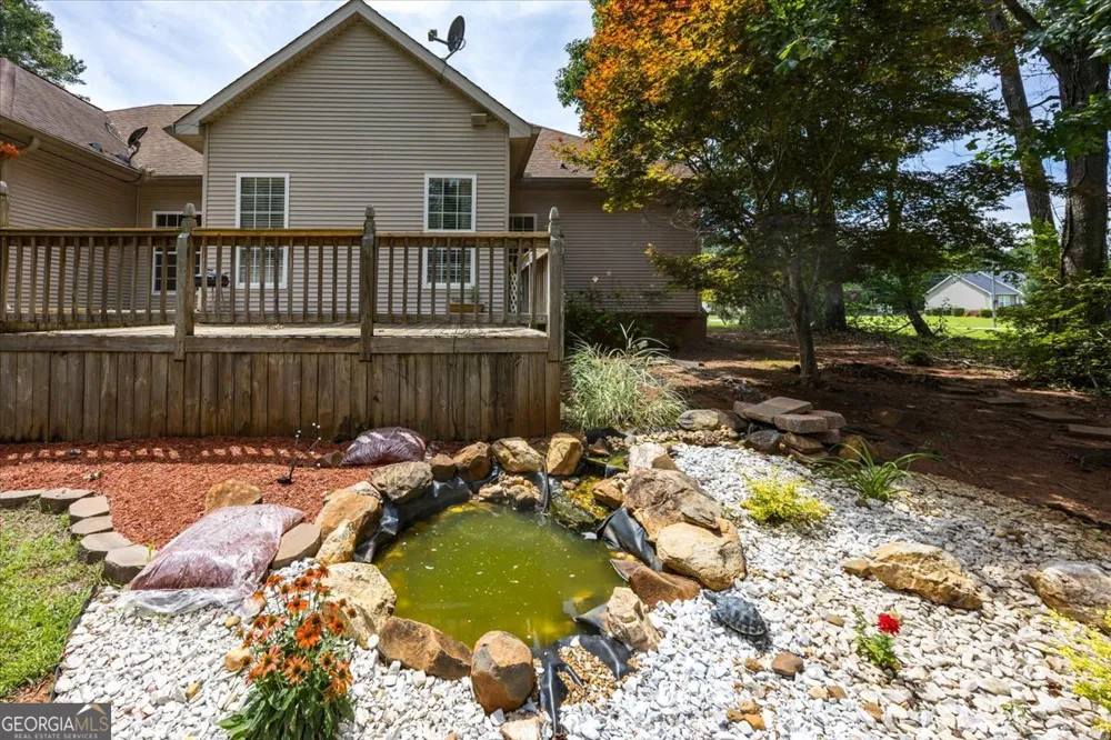 156 Henry DR Gray, GA 31032