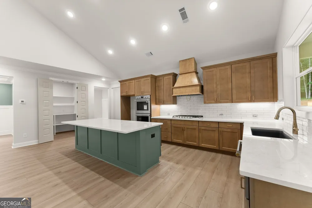 708 Plum LN Clarkesville, GA 30523
