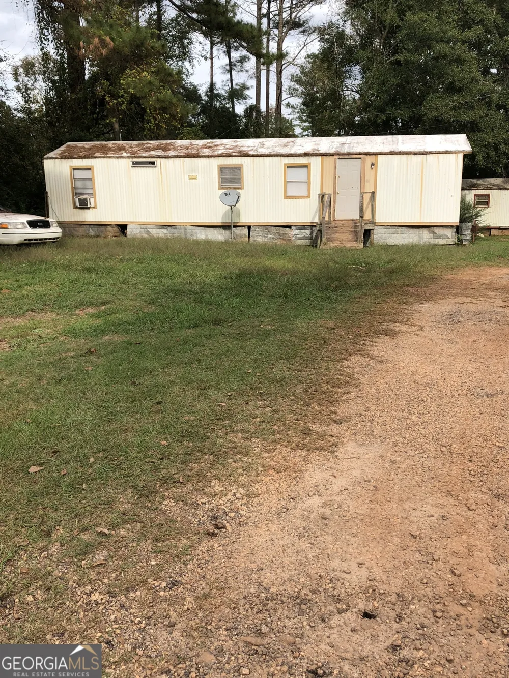 607 Boxankle RD Forsyth, GA 31029
