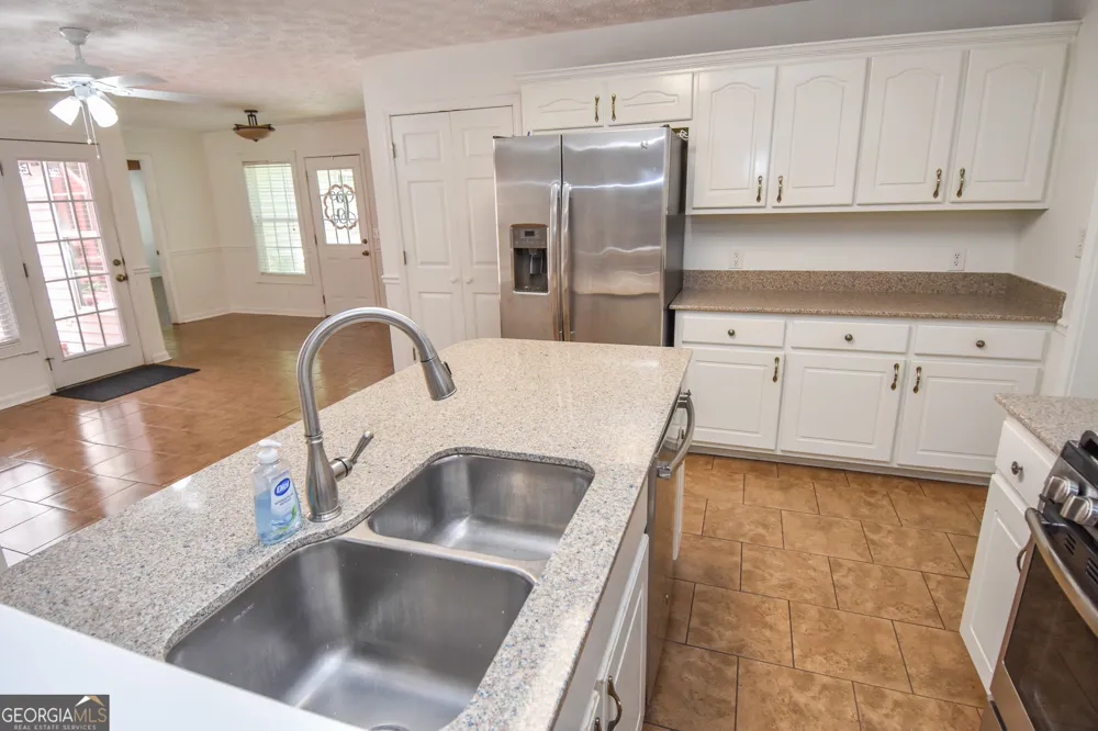 75 Katies CT Meansville, GA 30256