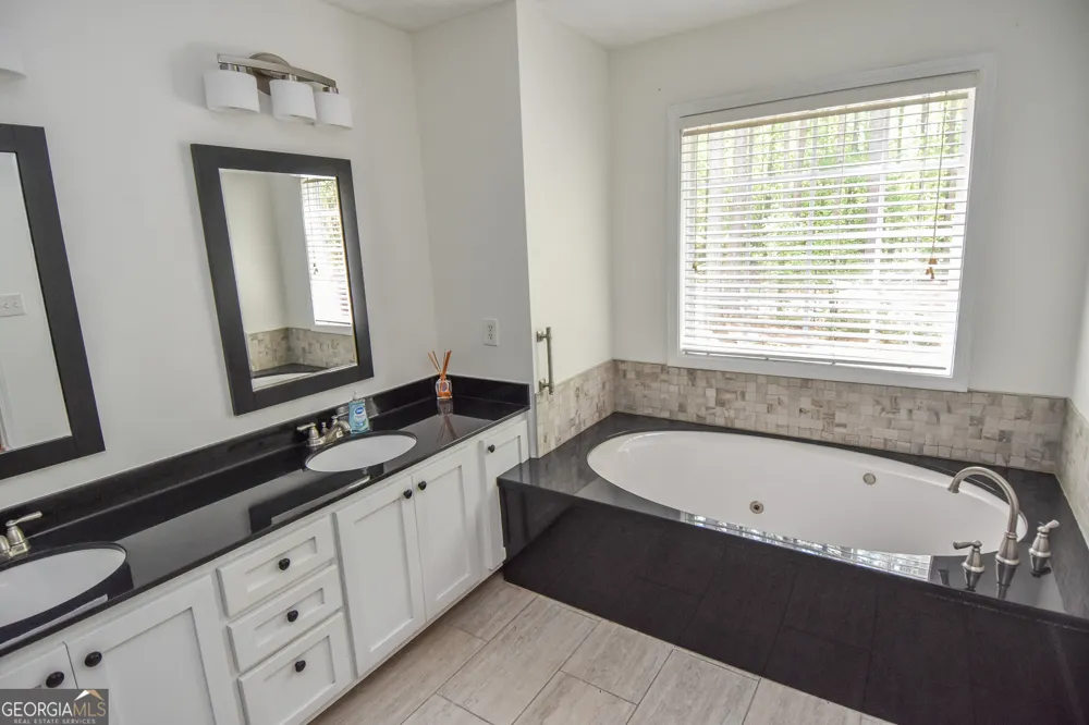 75 Katies CT Meansville, GA 30256
