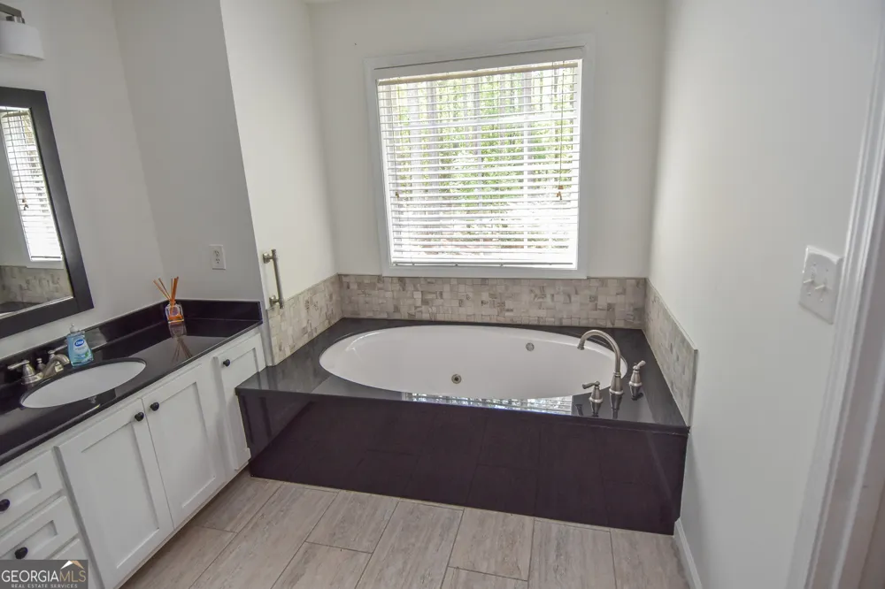 75 Katies CT Meansville, GA 30256