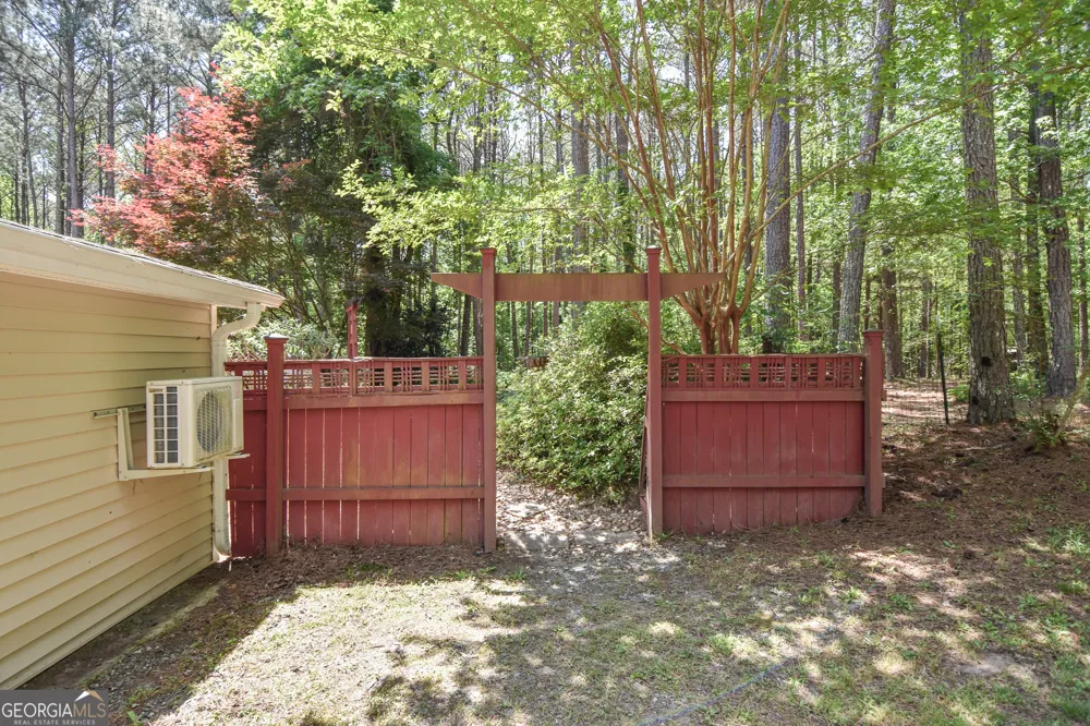 75 Katies CT Meansville, GA 30256
