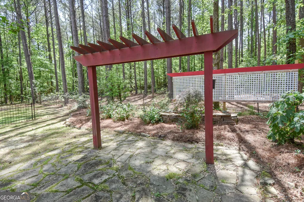 75 Katies CT Meansville, GA 30256