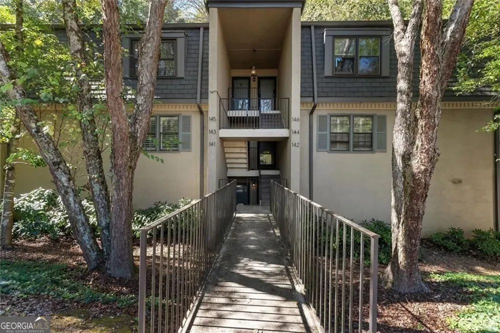 143 Amherst PL NW Atlanta, GA 30327
