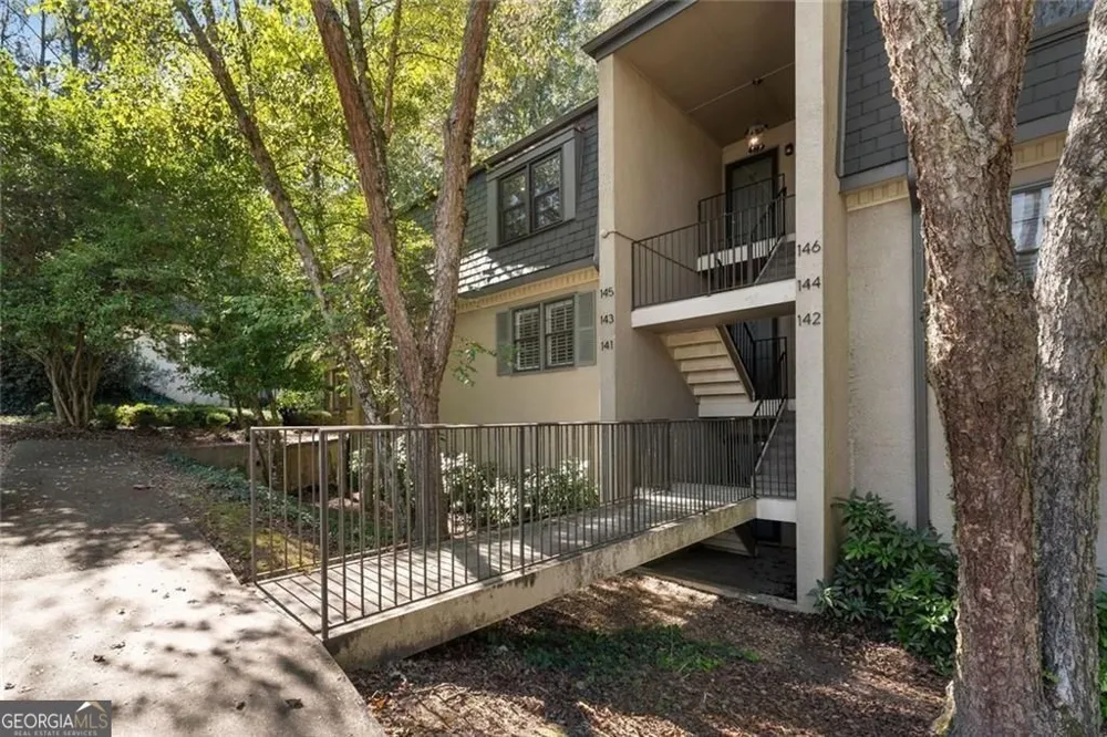 143 Amherst PL NW Atlanta, GA 30327