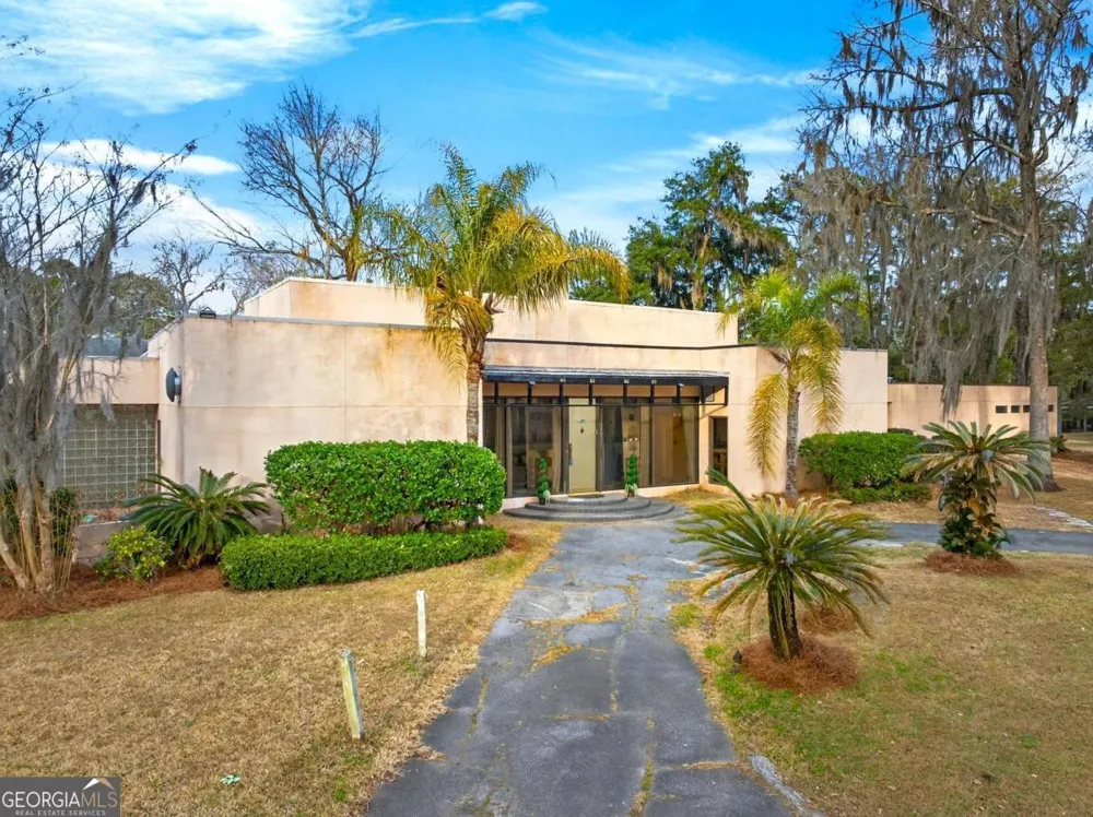 102 Stuart ST Savannah, GA 31405