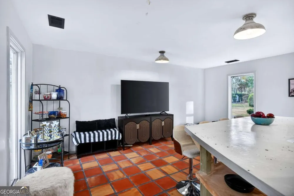 102 Stuart ST Savannah, GA 31405