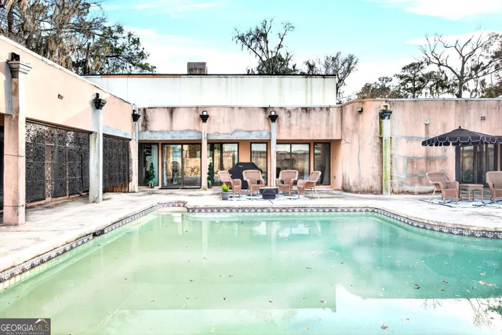102 Stuart ST Savannah, GA 31405