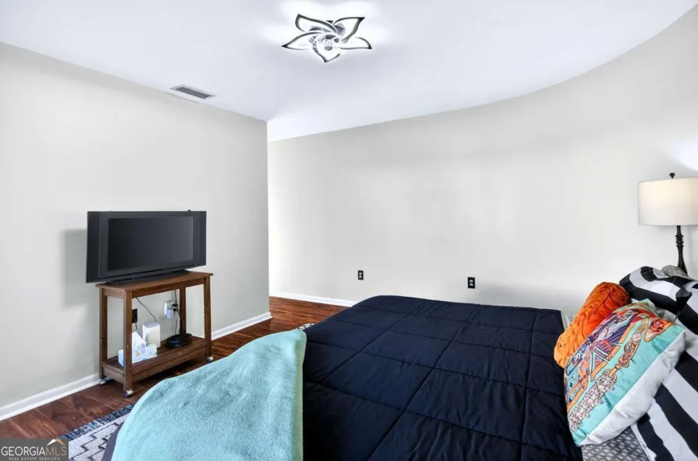 102 Stuart ST Savannah, GA 31405