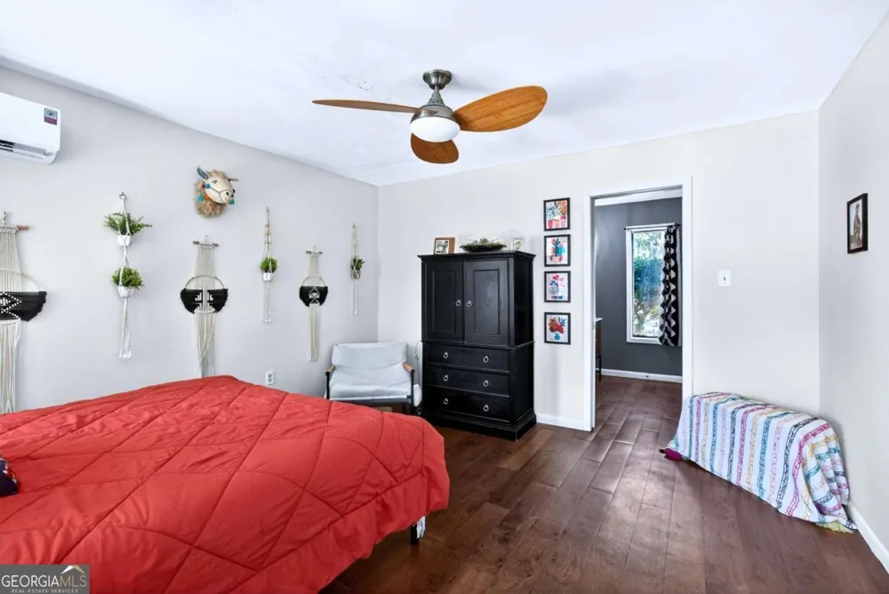 102 Stuart ST Savannah, GA 31405