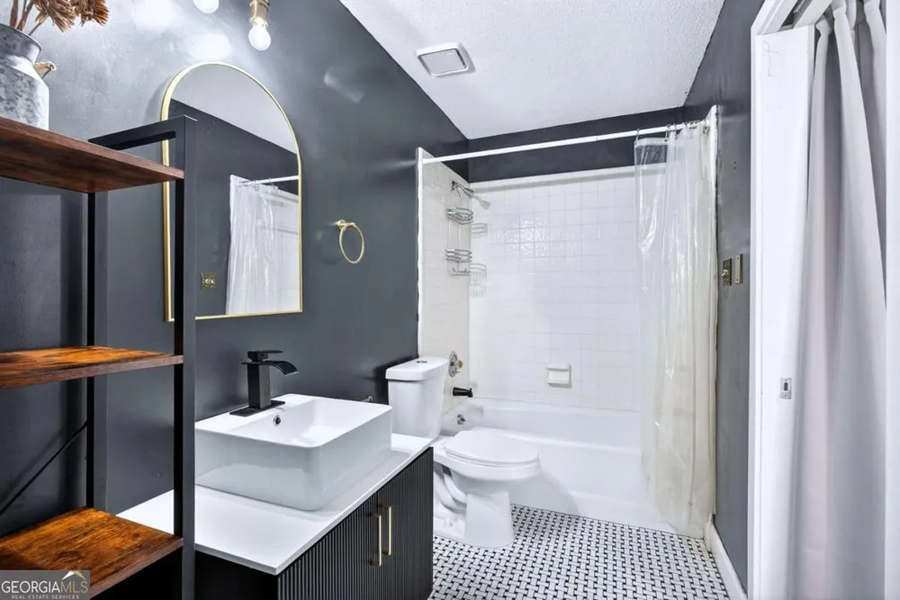 102 Stuart ST Savannah, GA 31405