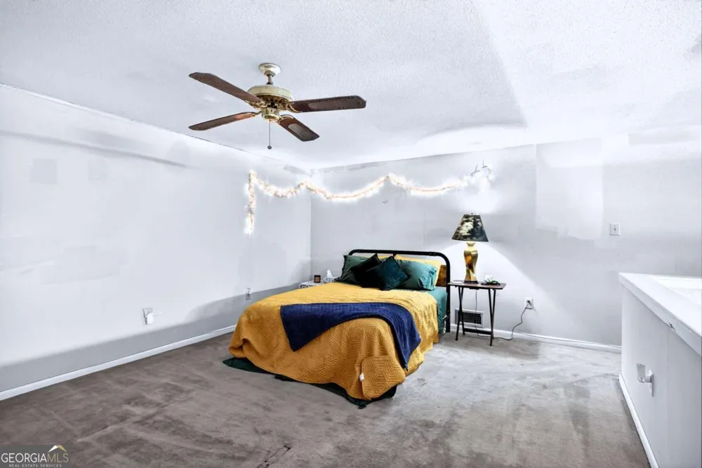 102 Stuart ST Savannah, GA 31405