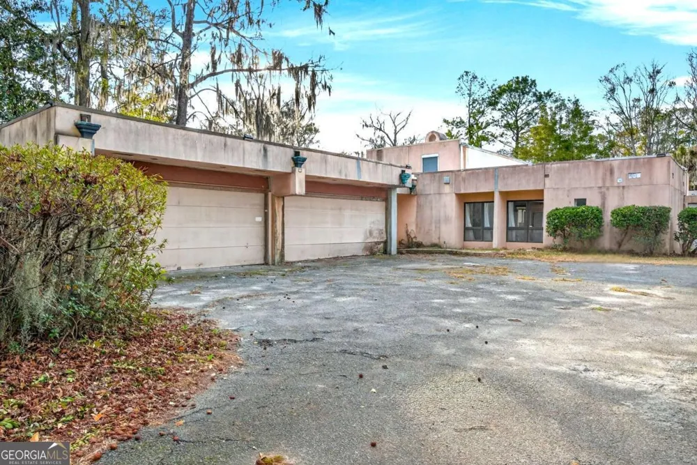 102 Stuart ST Savannah, GA 31405