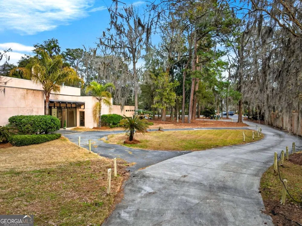 102 Stuart ST Savannah, GA 31405